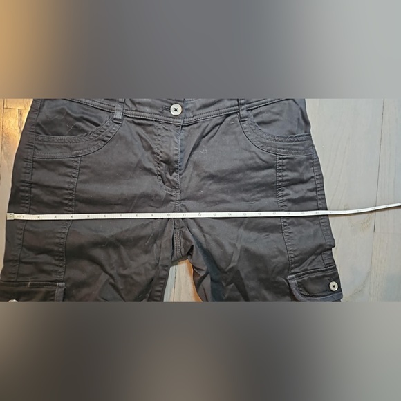 White House Black Market Black Cargo Pants Relaxed Fit - Picture 10 of 10